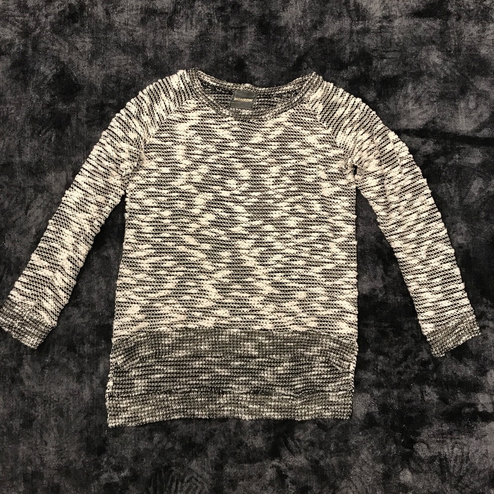 Monrow soft long sleeve light sweater, L